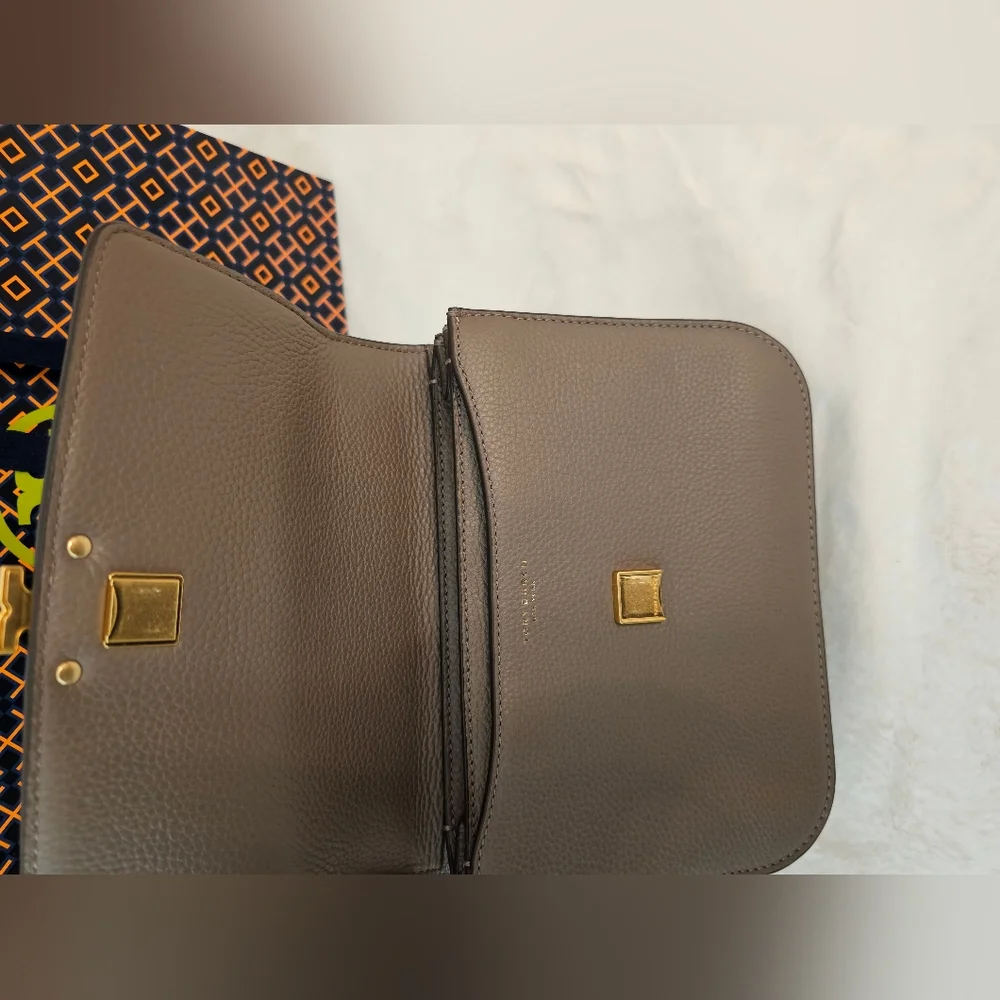 BRAND NEW! TORY BURCH BRITTEN ADJUSTABLE SHOULDER/CROSSBODY BAG & CARD CASE BUND - Picture 7 of 16